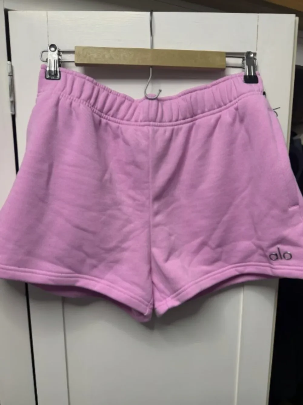 Alo Yoga accolade shorts pink S